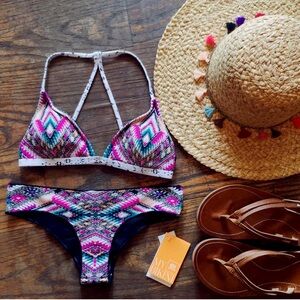 LIKE NEW Rip curl Maui scrunch butt bikini set